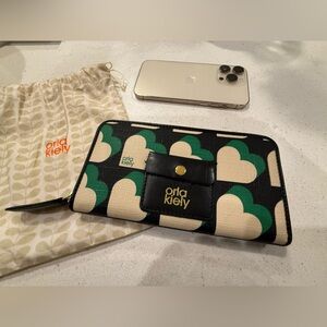 NWOT Orla Kiely full zip accordion wallet